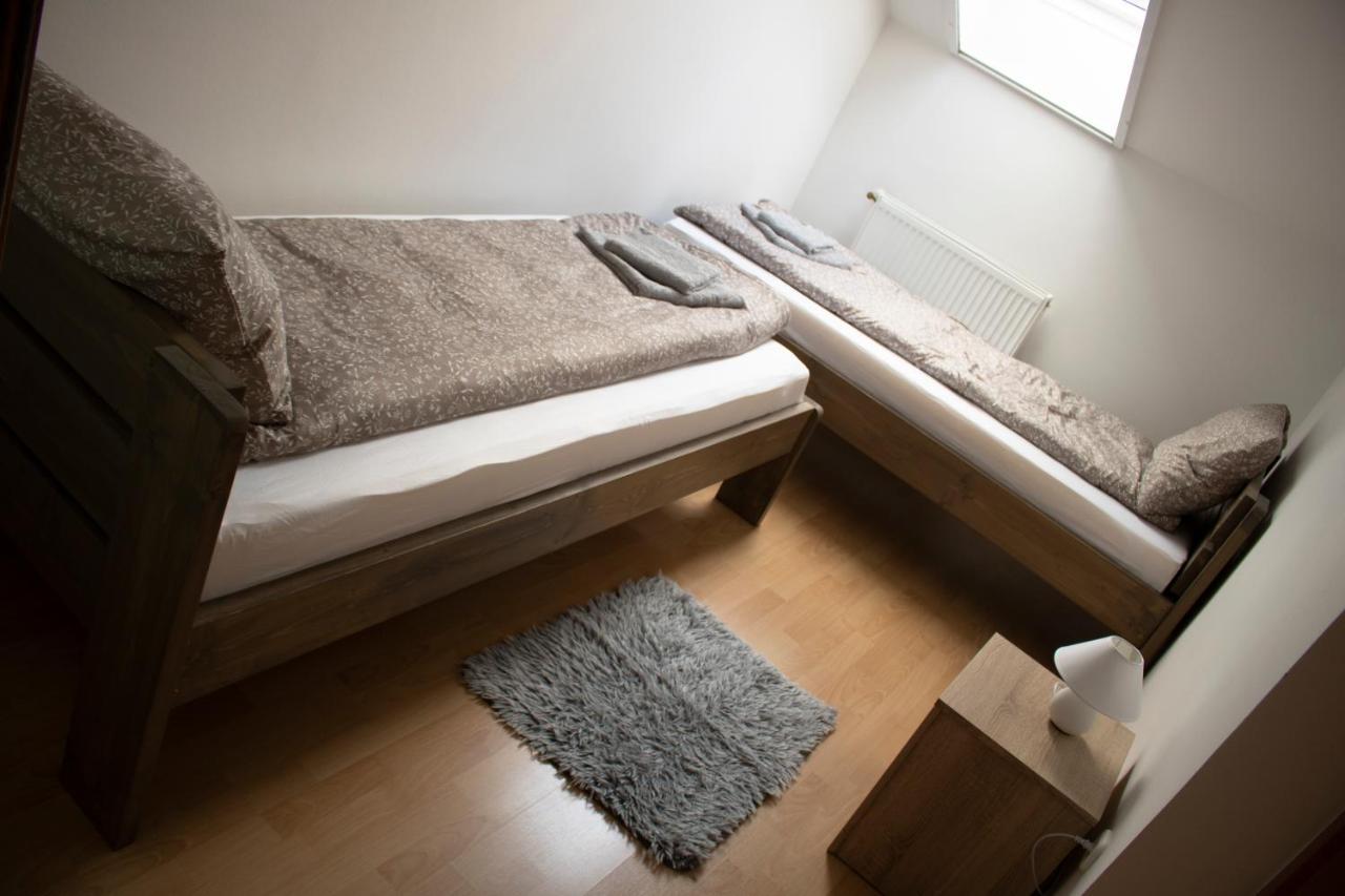 SzekszárdCsalogany Apartmanアパートメント エクステリア 写真