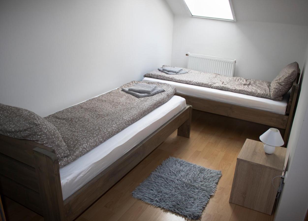 SzekszárdCsalogany Apartmanアパートメント エクステリア 写真