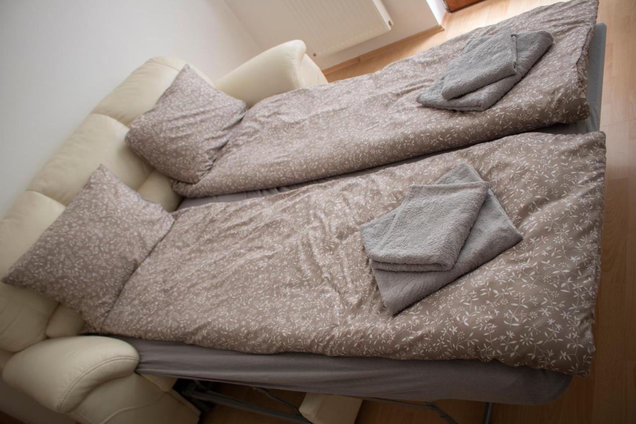 SzekszárdCsalogany Apartmanアパートメント エクステリア 写真